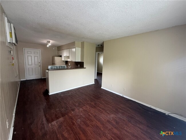 1243 N LBJ Dr in San Marcos, TX - Building Photo - Building Photo