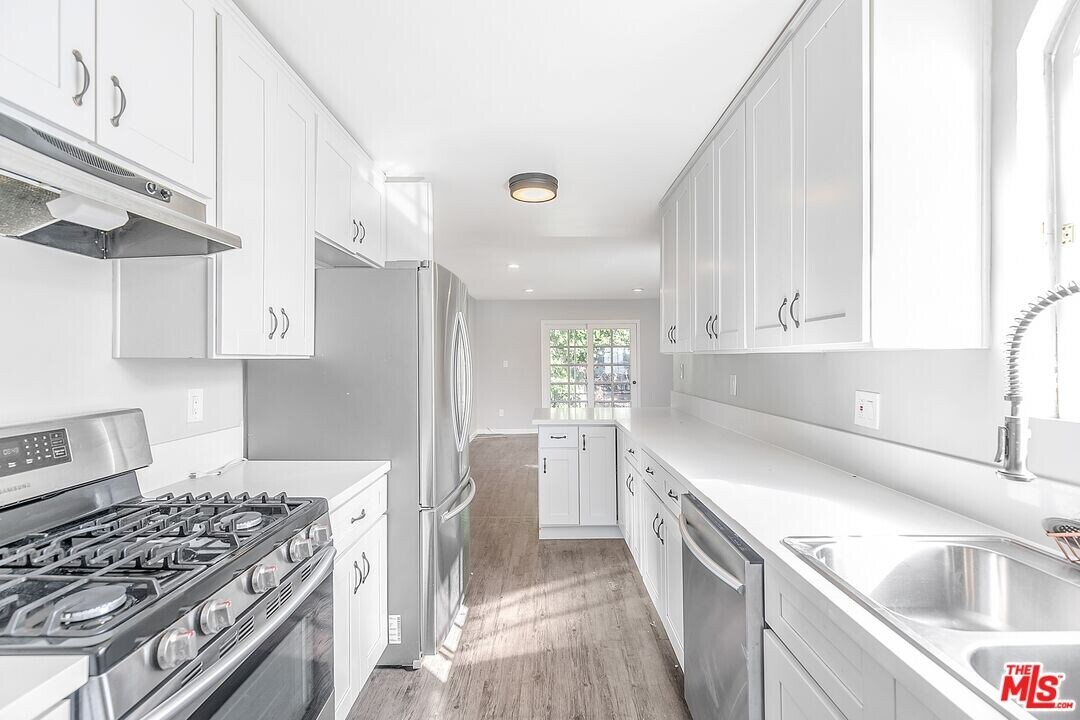 2428 Kansas Ave in Santa Monica, CA - Building Photo