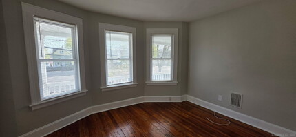 111 Smith St in Bridgeport, CT - Building Photo - Building Photo