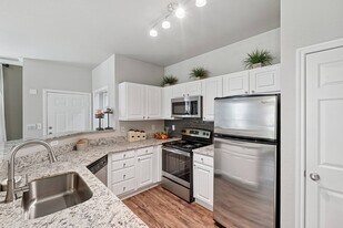 La Salle in Dallas, TX - Building Photo