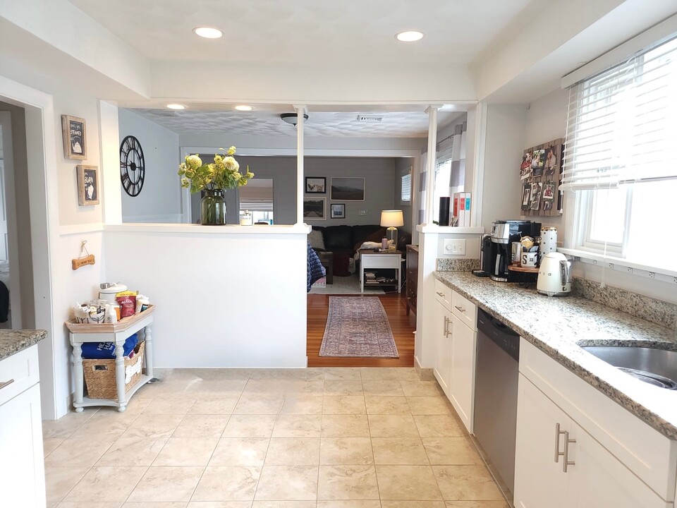 40 Hamilton St, Unit 2 in Medford, MA - Building Photo