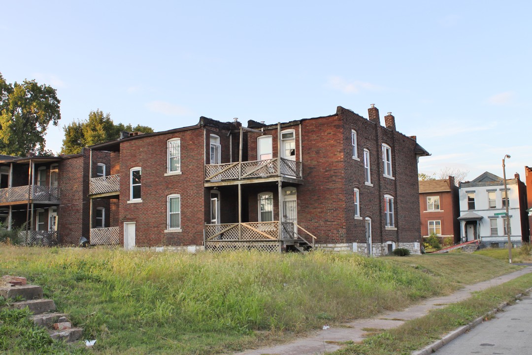 4500-4504 Saint Louis Ave in St. Louis, MO - Building Photo