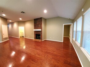 12604 Wittmer Dr in Austin, TX - Foto de edificio - Building Photo