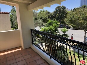 424 S Roxbury Dr in Beverly Hills, CA - Building Photo - Building Photo