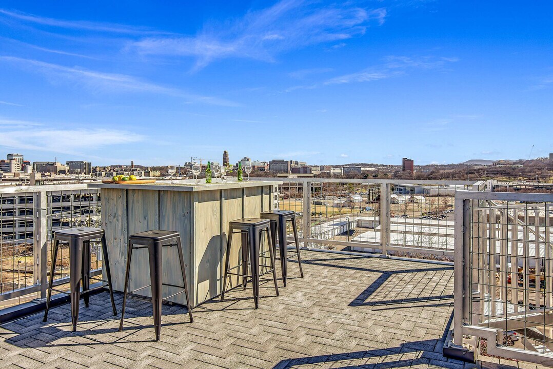 2807 Delaware Ave in Nashville, TN - Building Photo