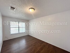 711 E Avenue F in Midlothian, TX - Building Photo - Building Photo