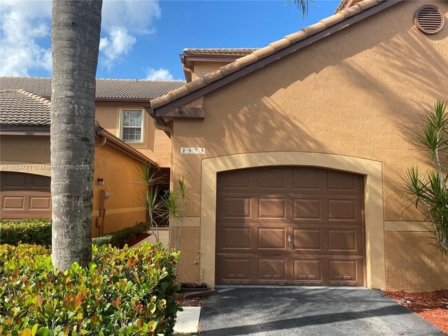 1575 Veracruz Ln in Weston, FL - Building Photo - Building Photo