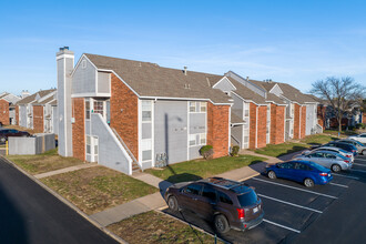 Northpark Residences in Wichita, KS - Foto de edificio - Building Photo