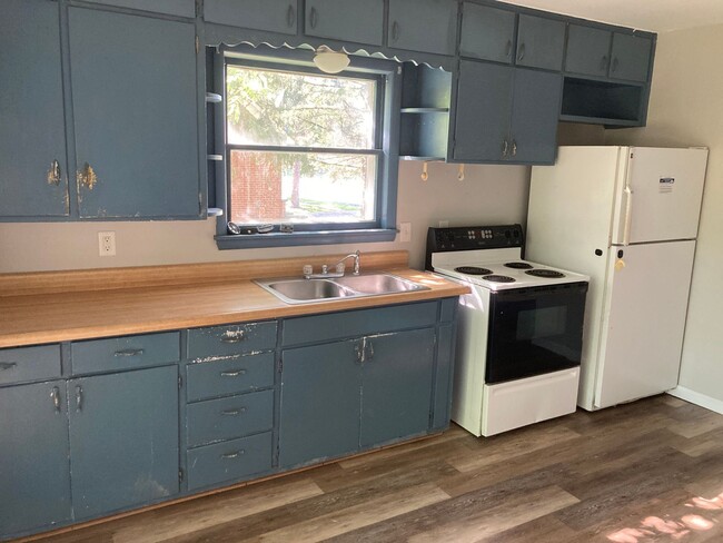 415 Weston Ave in Rothschild, WI - Building Photo - Building Photo