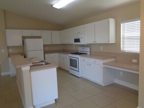29425 Crossland Dr in Wesley Chapel, FL - Building Photo - Building Photo