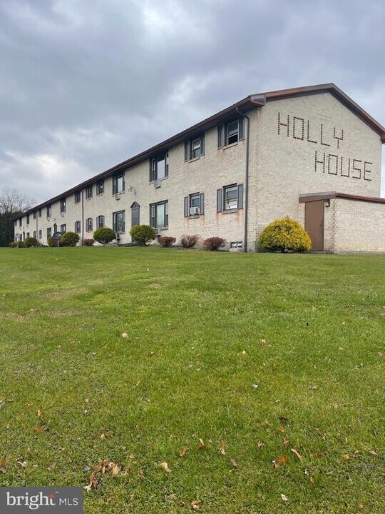 502 Washington St in Shoemakersville, PA - Building Photo