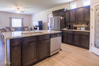 7416 Eagle Vista Dr in El Paso, TX - Building Photo - Building Photo