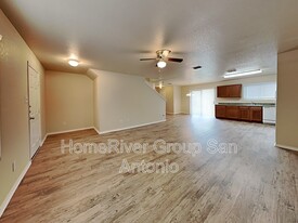 628 Northlake Dr in New Braunfels, TX - Building Photo - Building Photo