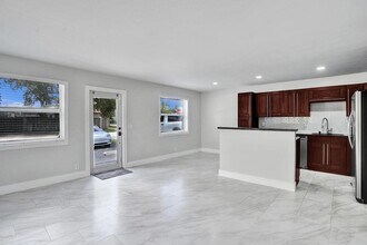 802 SW 12th Ct in Fort Lauderdale, FL - Building Photo - Building Photo