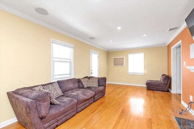 8 9th St in Carle Place, NY - Building Photo - Building Photo