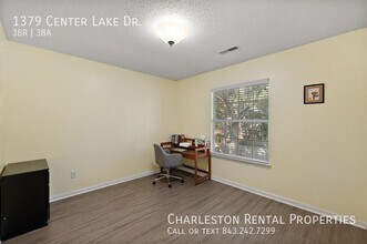 1379 Center Lake Dr in Mount Pleasant, SC - Building Photo - Building Photo