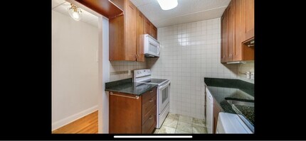 16 Winter St in Waltham, MA - Building Photo - Building Photo