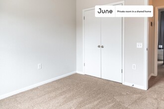 Private bedroom in 5 bed/2 bath Home in Austin, TX - Building Photo - Building Photo