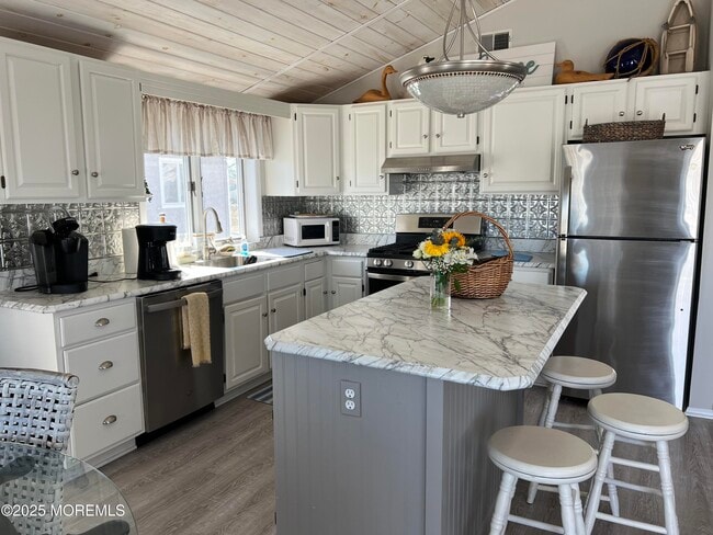 27 S Dayton Dr in Little Egg Harbor Township, NJ - Building Photo - Building Photo