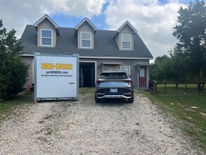 8750 Scarlet Cir in Austin, TX - Building Photo - Building Photo