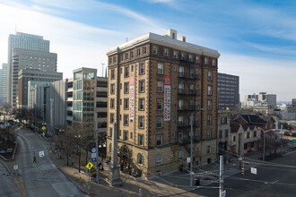 Riverfront Grande Penthouse in Dayton, OH - Building Photo - Building Photo