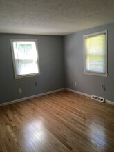 9 Vine Ln in Randolph, MA - Foto de edificio - Building Photo