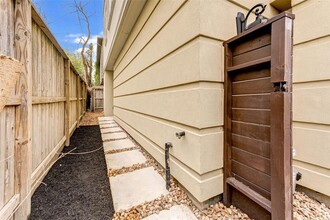 1108 Fowler St in Houston, TX - Building Photo - Building Photo