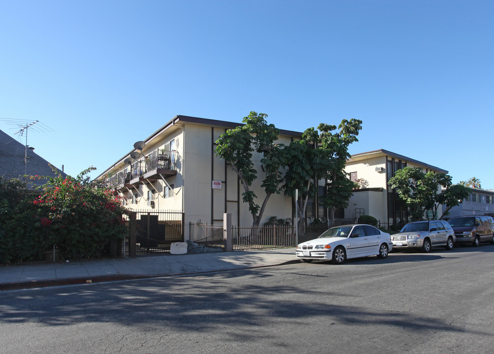 Camelot Apartments in Los Angeles, CA - Building Photo