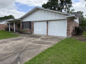 880 Lockwood Dr in Beaumont, TX - Building Photo - Building Photo