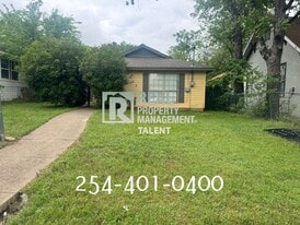 928 N 11th St in Waco, TX - Building Photo