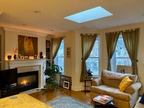 116 Brook St, Unit 02 in Brookline, MA - Building Photo - Building Photo