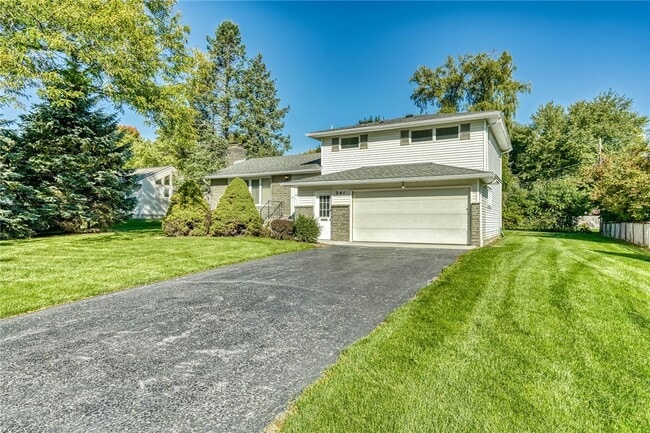 241 Willowcrest Dr in Rochester, NY - Building Photo - Building Photo