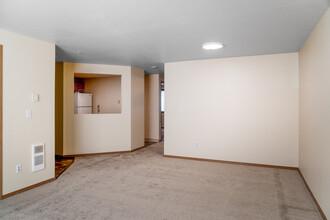 Clark Avenue Apartments in Battle Ground, WA - Building Photo - Interior Photo