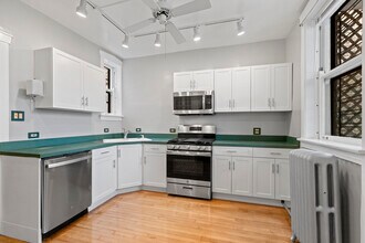 6645 N Greenview Ave, Unit # 03 in Chicago, IL - Building Photo - Building Photo