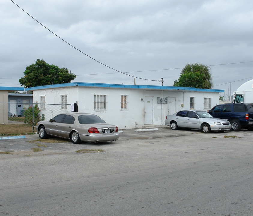 1101-1111 SW 2nd St in Homestead, FL - Foto de edificio