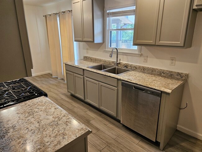 1007 Utopia Ln in San Antonio, TX - Building Photo - Building Photo