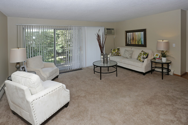 Wheelock Parkway Apartments in St. Paul, MN - Foto de edificio - Interior Photo