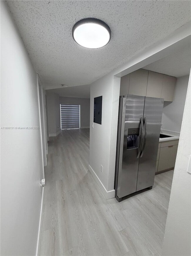 2721 NW 23rd Ct in Miami, FL - Building Photo - Building Photo
