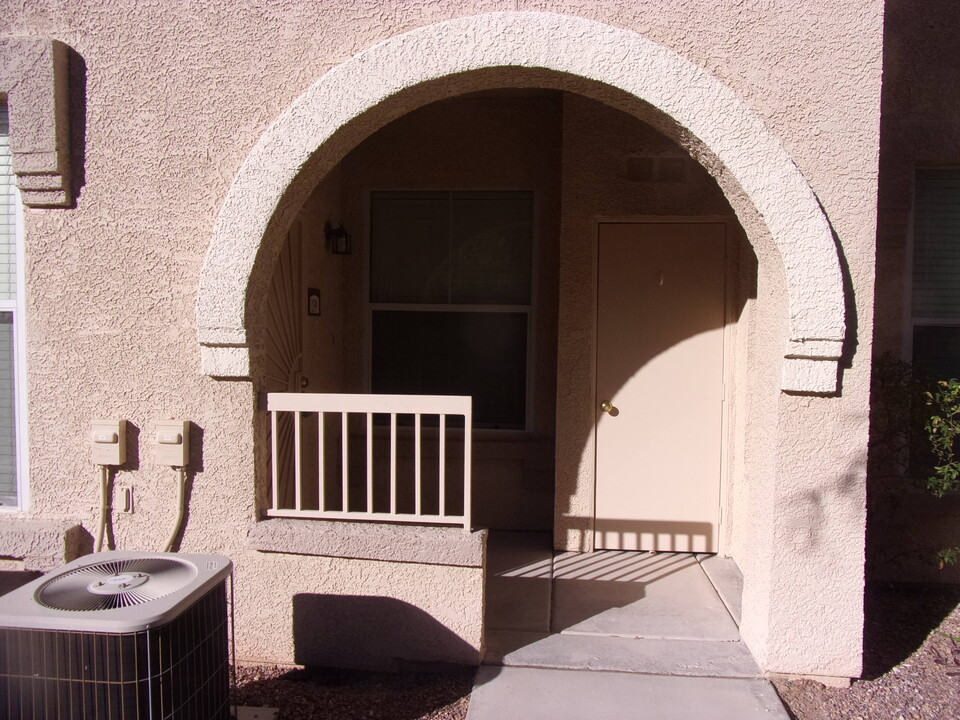 10550 W Alexander Rd, Unit 1199 in Las Vegas, NV - Building Photo