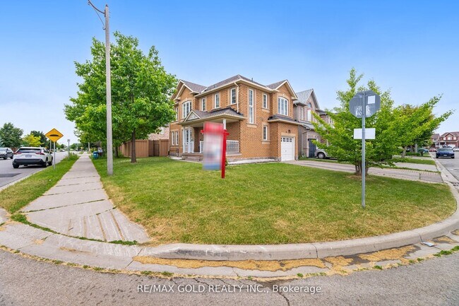 14 Westbrook Av in Brampton, ON - Building Photo - Building Photo