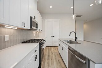 6111 Campos Dr in Houston, TX - Building Photo - Building Photo