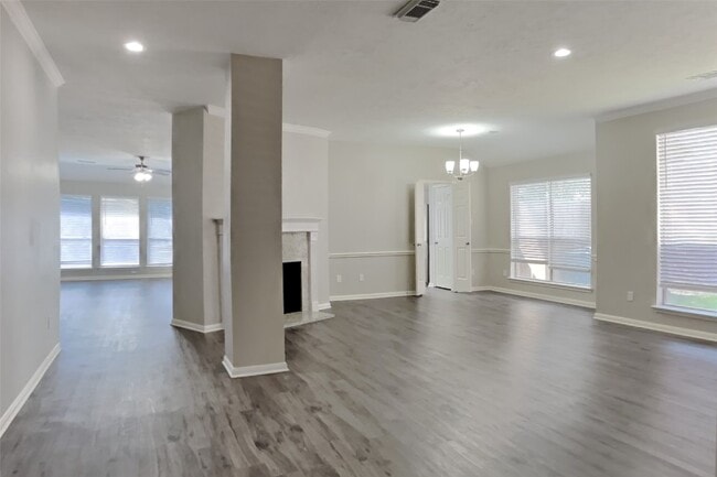 20311 Longspring Dr in Katy, TX - Building Photo - Building Photo