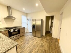 27 Edison Grn, Unit 2T in Boston, MA - Building Photo