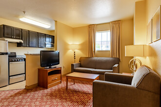 Extended Stay America Suites Chicago - Elgin in West Dundee, IL - Building Photo - Interior Photo