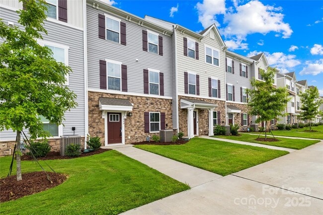 1240 Newell Towns Ln in Charlotte, NC - Building Photo - Building Photo
