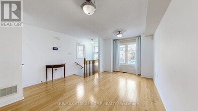 17 Kawneer Terrace in Toronto, ON - Building Photo - Building Photo