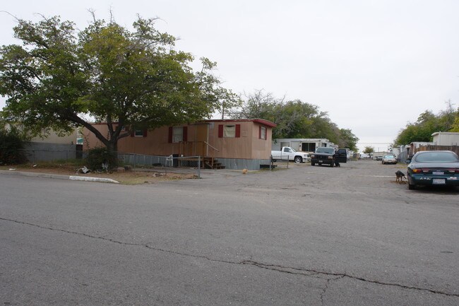 4526 Titanic Ave in El Paso, TX - Building Photo - Building Photo