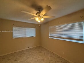1061 NE 34th St in Oakland Park, FL - Building Photo - Building Photo