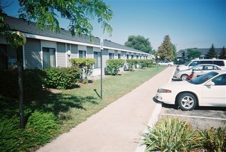 Willow Creek I and II in Escanaba, MI - Building Photo - Building Photo