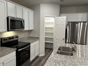 1432 Brookfield St in Temple, TX - Building Photo - Building Photo